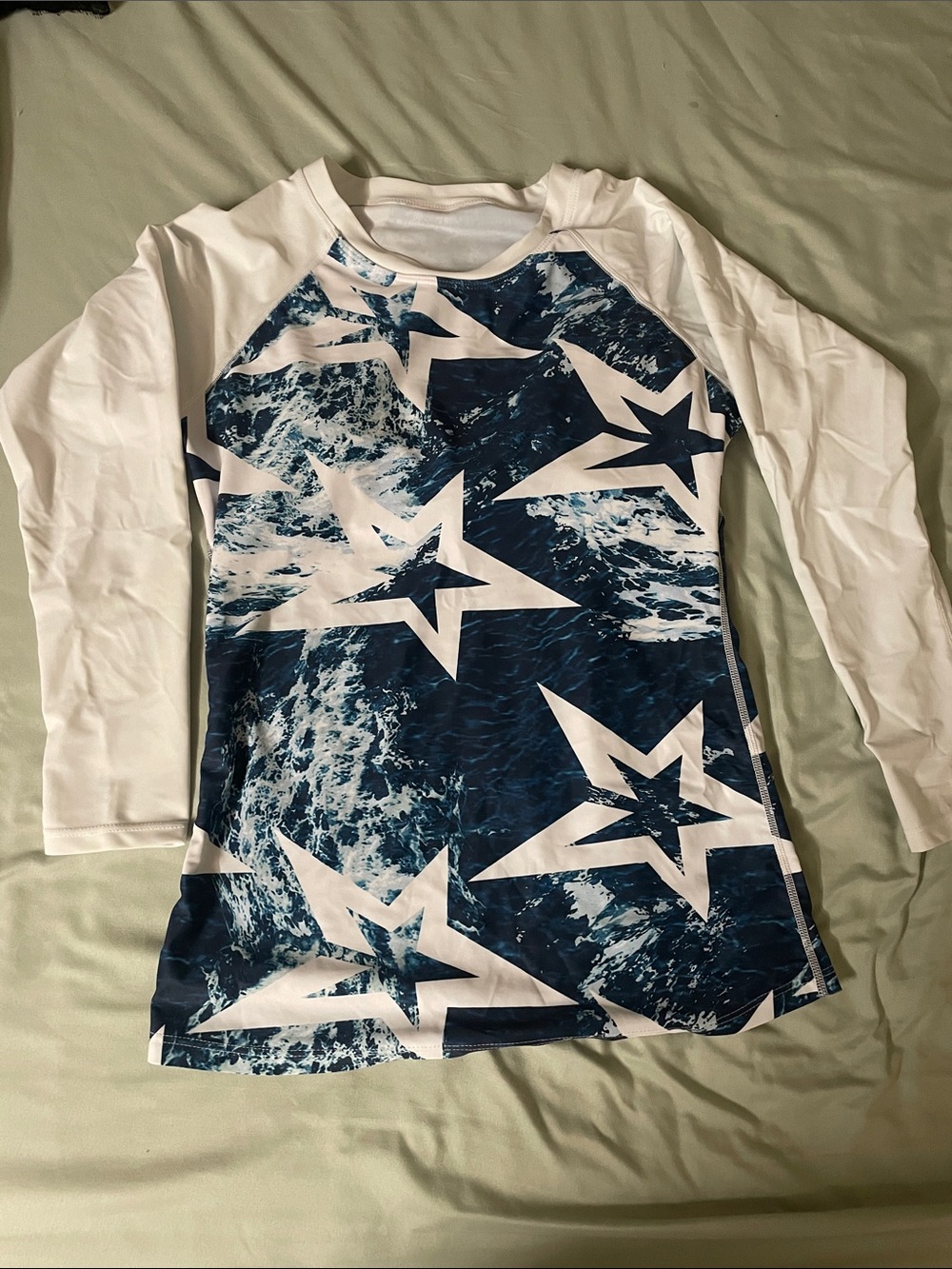 Source Unknown White & Navy Star Wave Long-Sleeve Rash Top